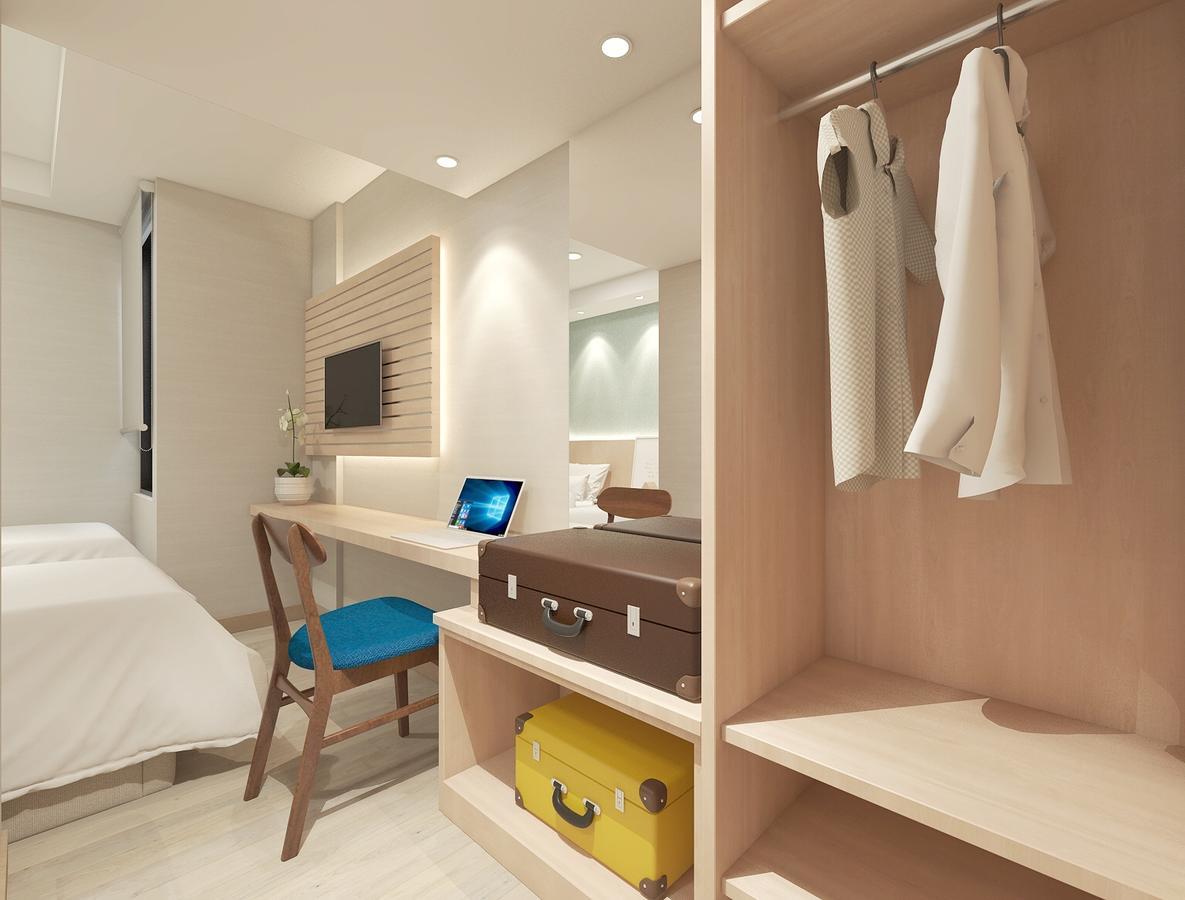 Eightin Hotel Sudirman Джакарта Экстерьер фото